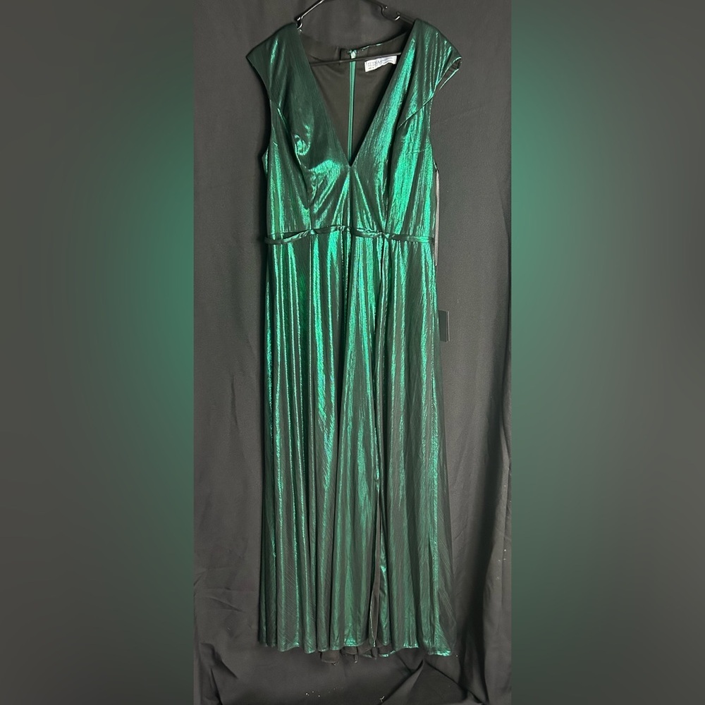 Mac Duggal 27156 NWT Cap Sleeve Deep V Neck High Slit Metallic Gown - Picture 4 of 7